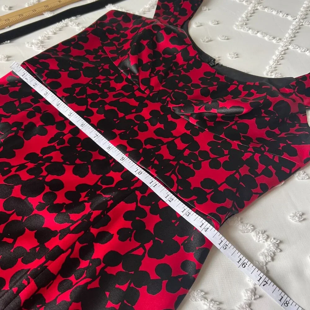 Maggy London Sleeveless Red and Black Satin Dress SIZE 8 - Picture 3 of 16